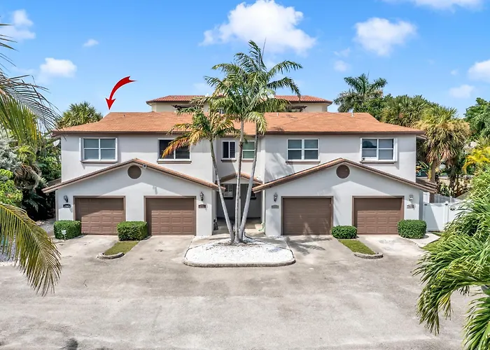 Lux 3 Bedroom Townhouse 1 Block From The Beach